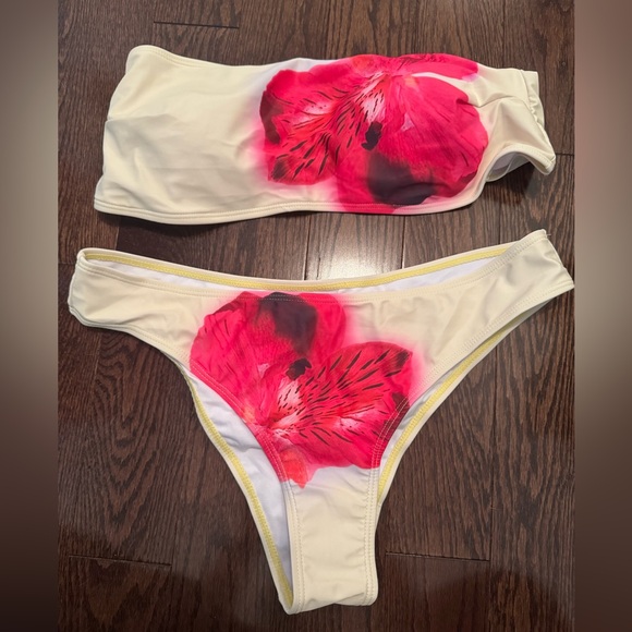 New 2 Piece Swim Suit - Picture 2 of 2